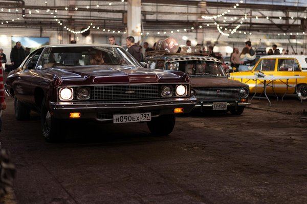 How can women in the uk stylishly showcase their unique fashion sense?